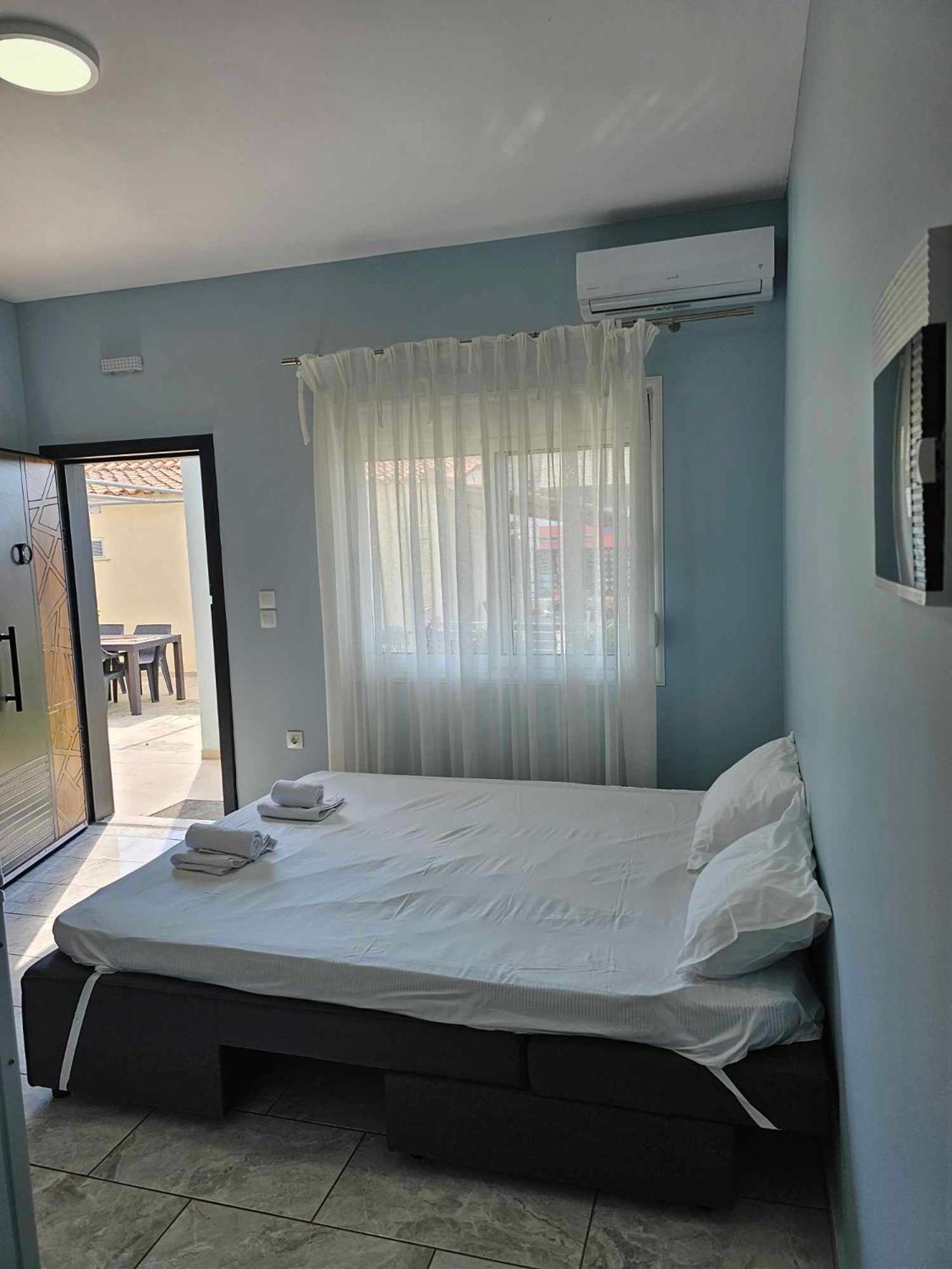 Efi Apartments Фанарион Екстериор снимка