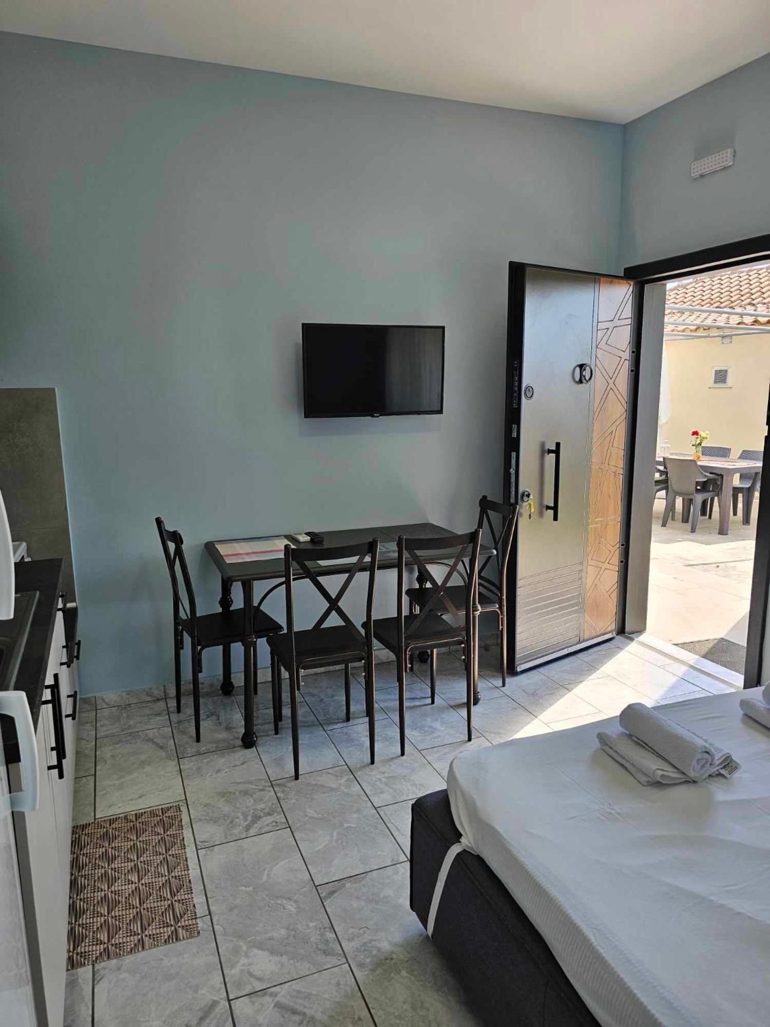 Efi Apartments Фанарион Екстериор снимка
