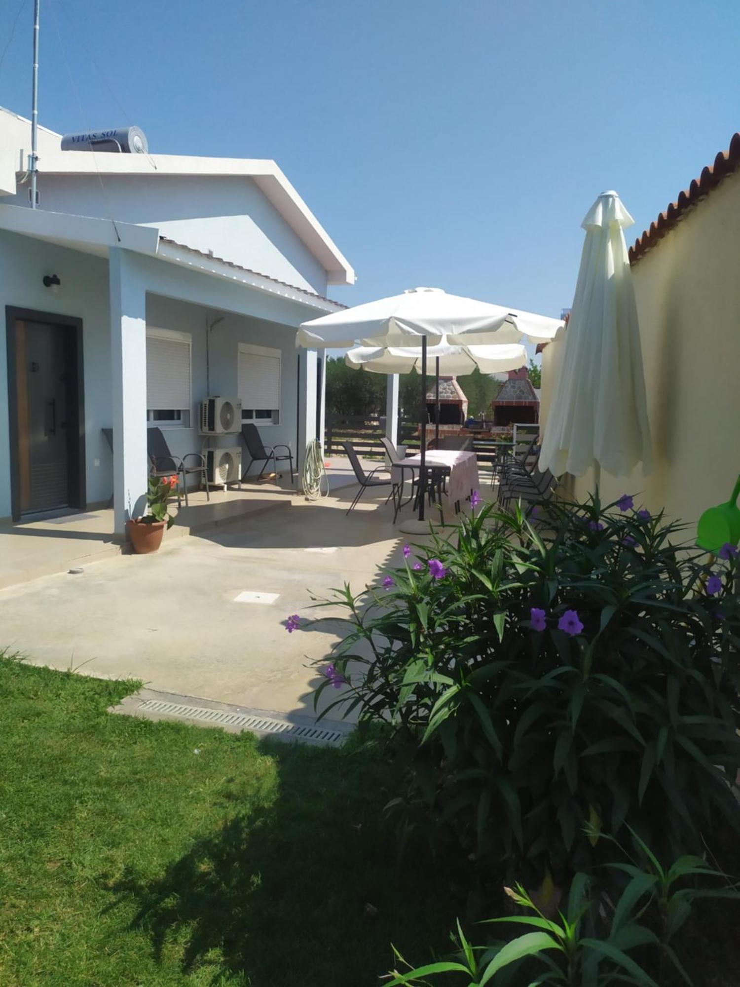 Efi Apartments Фанарион Екстериор снимка