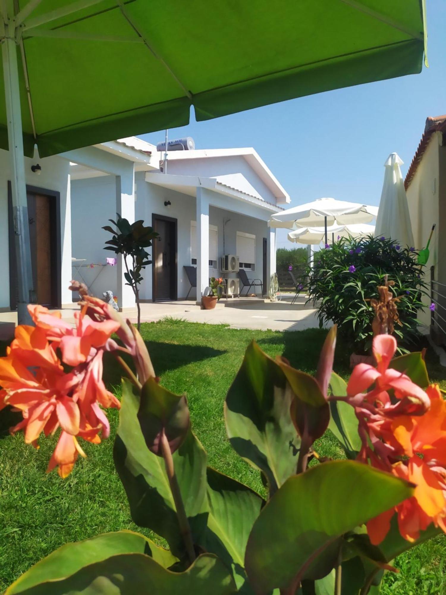Efi Apartments Фанарион Екстериор снимка